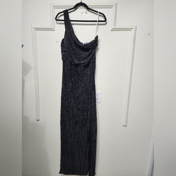 Lulus Poised Performance Black Plisse One-Shoulder Maxi Dress XL Wedding Party - Picture 6 of 9